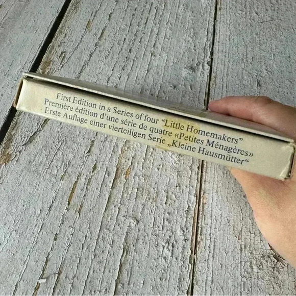 Vintage 1987 Goebel Hummel  "Little Homemakers" West Germany 4" Decorator Plate - Picture 6 of 10